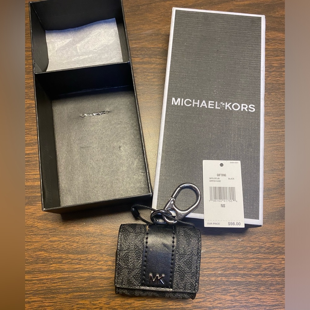Michael Kors AirPod case/keychain